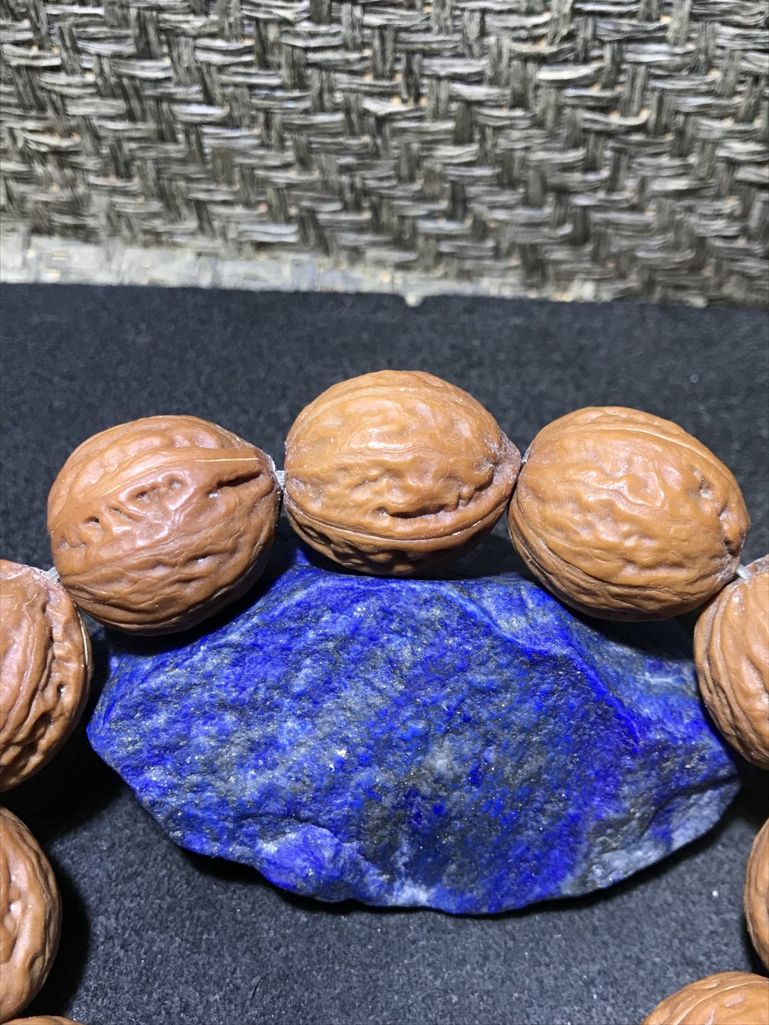 天然精美红皮秋子核桃单圈手串(手持)一条，