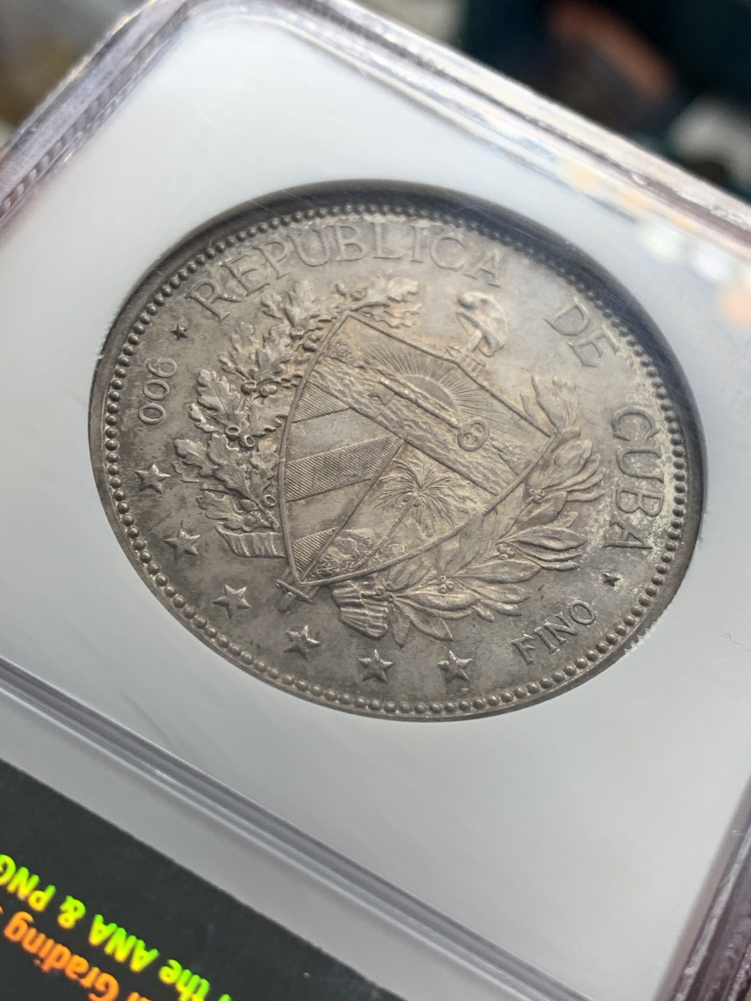 《竞宝斋》中天佳节（端午节特拍）6月12日-周日-第64场 NGC MS64 古巴  1897年 女神 1比索银币 双面均匀的深咖色包浆 1897年古巴独立爱国者在纽约制作的第一枚纪念银币 第一次在钱币上出现古巴盾徽图案 具有非凡意义