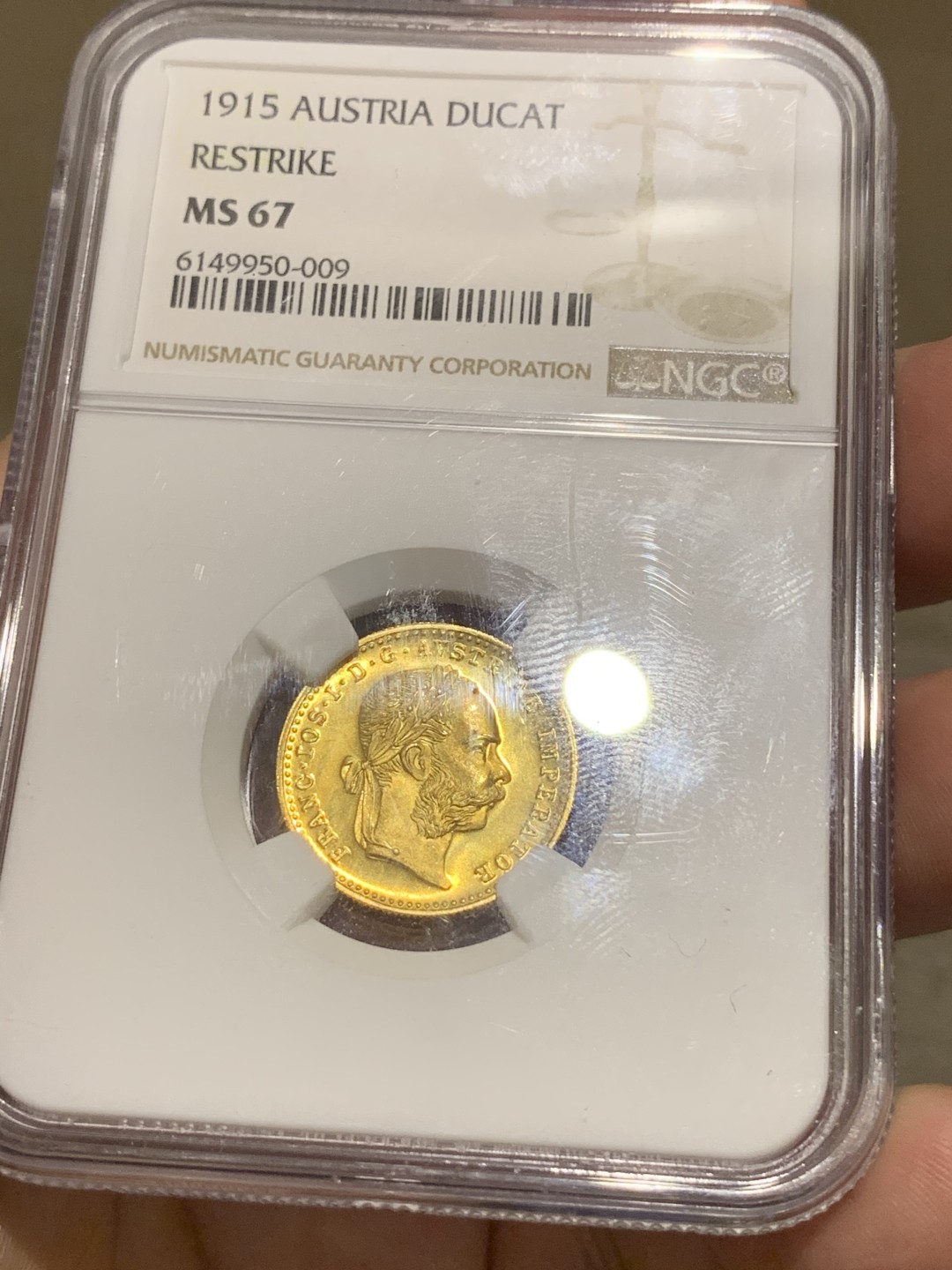 《竞宝斋》中天佳节（端午节特拍）6月12日-周日-第64场 NGC MS67 奥地利 1915年 弗朗茨一世1杜卡特金币 3.49克 986高纯度金 强镜面效果 铸币工艺明显高于1892年贸易金 该枚金币首年为1901年 1915年为该金币后铸年份同时也为该金币的关门年份