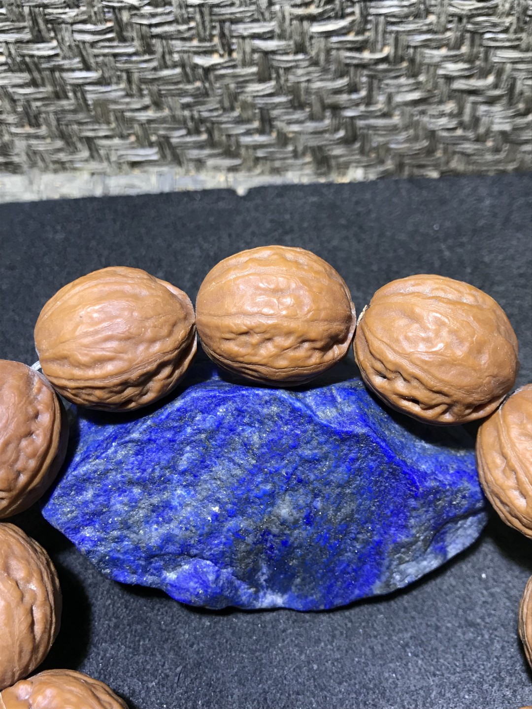 天然精美红皮秋子核桃单圈手串(手持)一条，