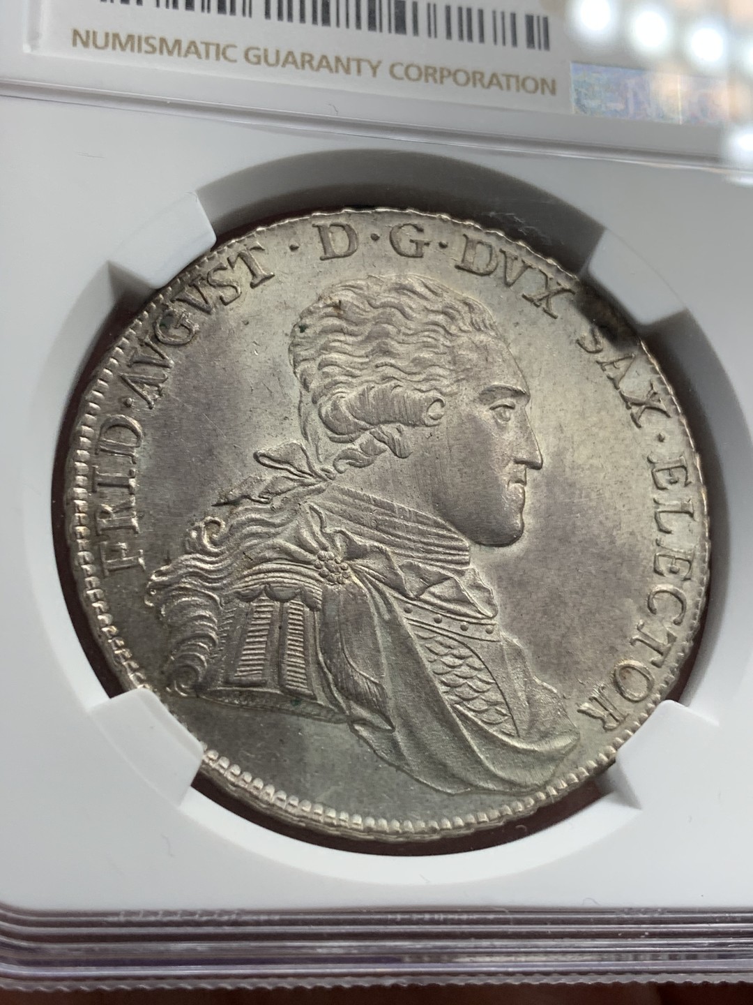 《竞宝斋》中天佳节（端午节特拍）6月12日-周日-第64场 NGC 唯一冠军 德国 1794年IEC版 萨克森泰勒大银币 底板凝霜 深打状态 鳞状纹饰清晰 没有同款弱打偏打减重痕迹等问题，值得拥有