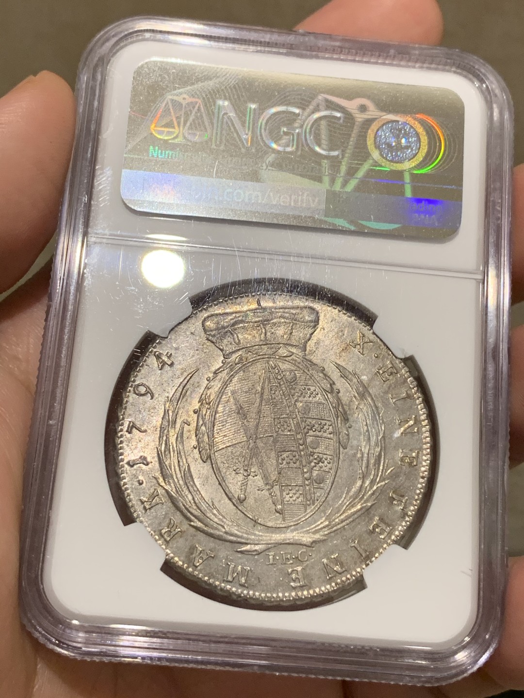 《竞宝斋》中天佳节（端午节特拍）6月12日-周日-第64场 NGC 唯一冠军 德国 1794年IEC版 萨克森泰勒大银币 底板凝霜 深打状态 鳞状纹饰清晰 没有同款弱打偏打减重痕迹等问题，值得拥有