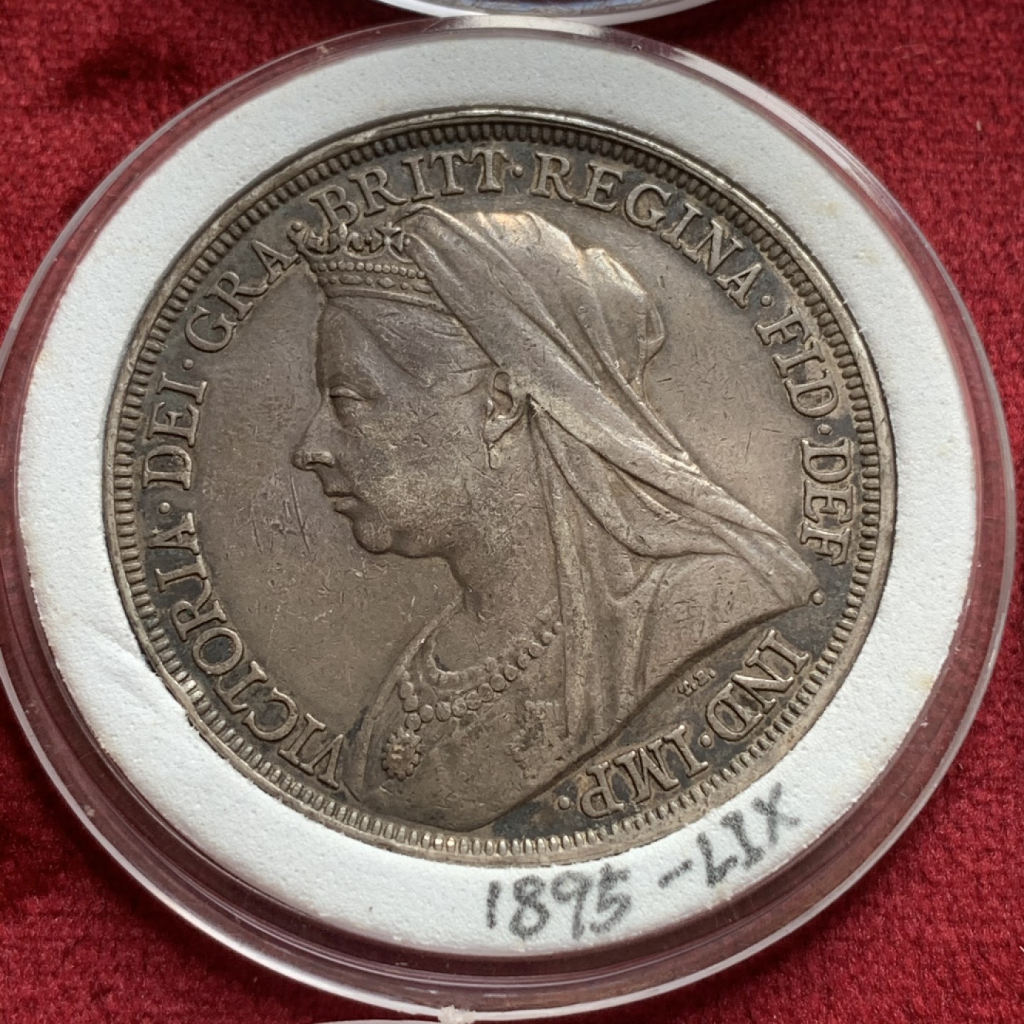 《竞宝斋》中天佳节（端午节特拍）6月12日-周日-第64场 英国 维多利亚 披纱版马剑银币 16枚大全套 囊括除精制版外的所有年份以及不同的边铭，品相基本在XF-AU级别 原味包浆为主 细节看图。