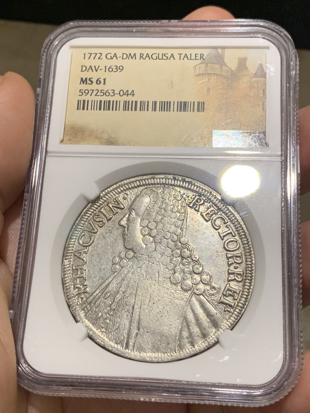 《竞宝斋》中天佳节（端午节特拍）6月12日-周日-第64场 冠军分，NGC MS61 拉古萨 1772年 泰勒大银币 打制的非常不错 人物细节到位 遗憾的就是币超重了所以使用了很多减重痕迹来减轻重量