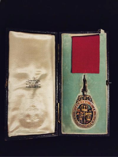 盛世勋华——号角文化勋章专场拍卖第24期 - 英国指挥官级民事巴斯勋章 带原盒 银制镀金带标（1916生产）带厂标