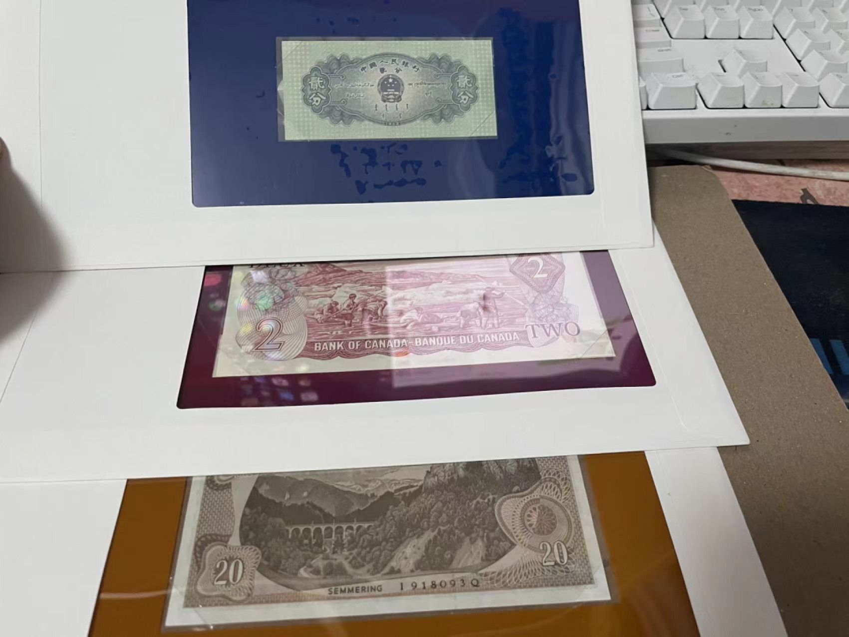 【Blue Auction】✨世界纸币精拍第192期——大蚂蚁&大胡子 【一组3张】奥地利、加拿大、中国邮币封一组（外包装可能有瑕疵）