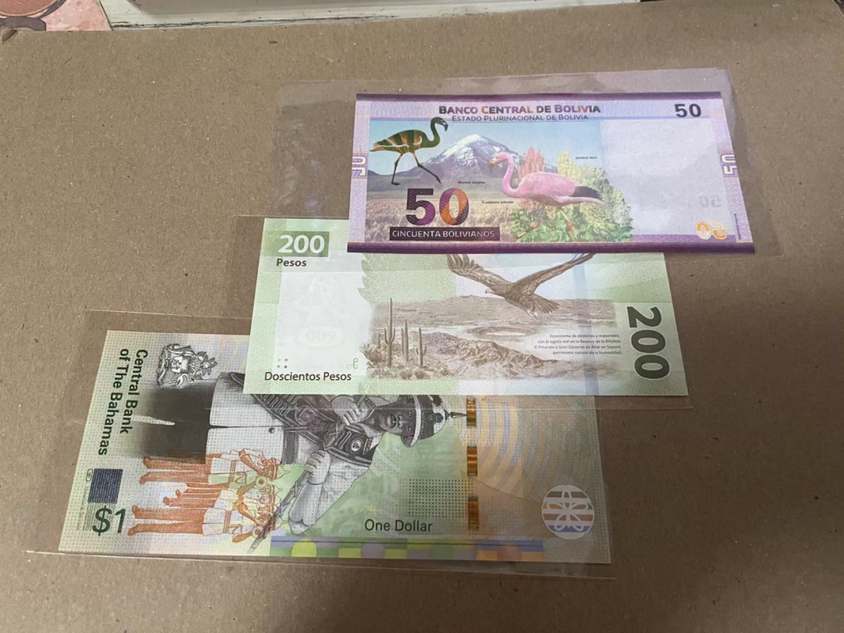 【Blue Auction】✨世界纸币精拍第192期——大蚂蚁&大胡子 【一组5张 包含A冠靓号】多国纸币一组 全新UNC