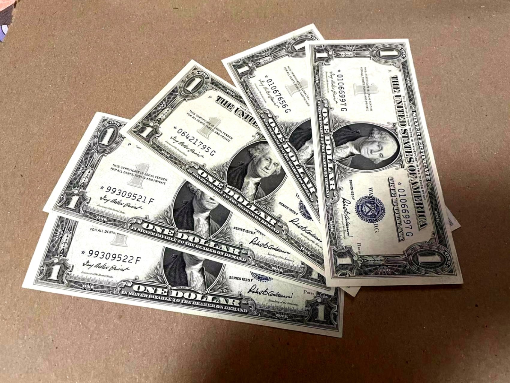 【Blue Auction】✨世界纸币精拍第192期——大蚂蚁&大胡子 【补号少见 一组5张】美国 1935F 1美金 银币券 全新UNC