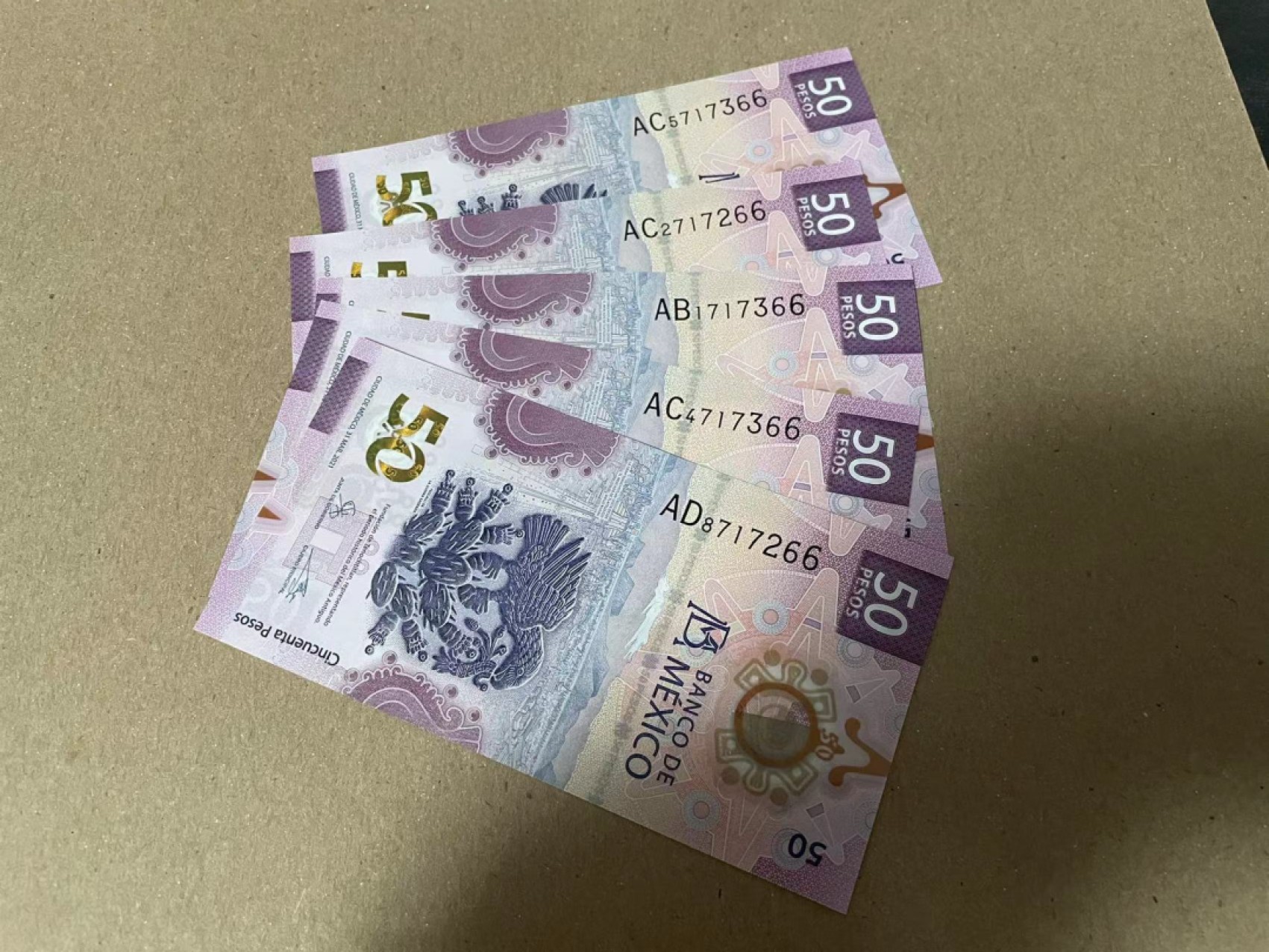 【Blue Auction】✨世界纸币精拍第192期——大蚂蚁&大胡子 【66尾同 5种不同签名 年度最佳纸币】墨西哥2021年50比索 全新UNC