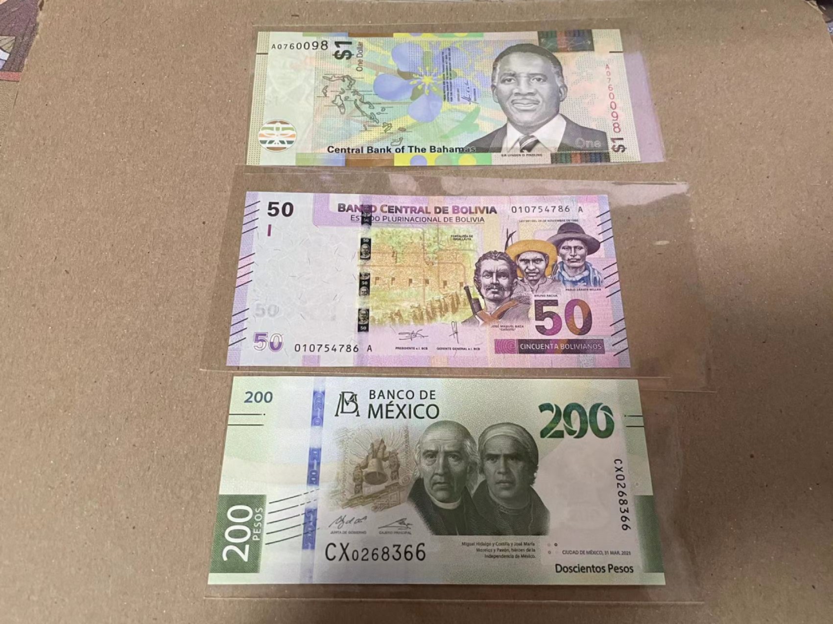 【Blue Auction】✨世界纸币精拍第192期——大蚂蚁&大胡子 【一组5张 包含A冠靓号】多国纸币一组 全新UNC