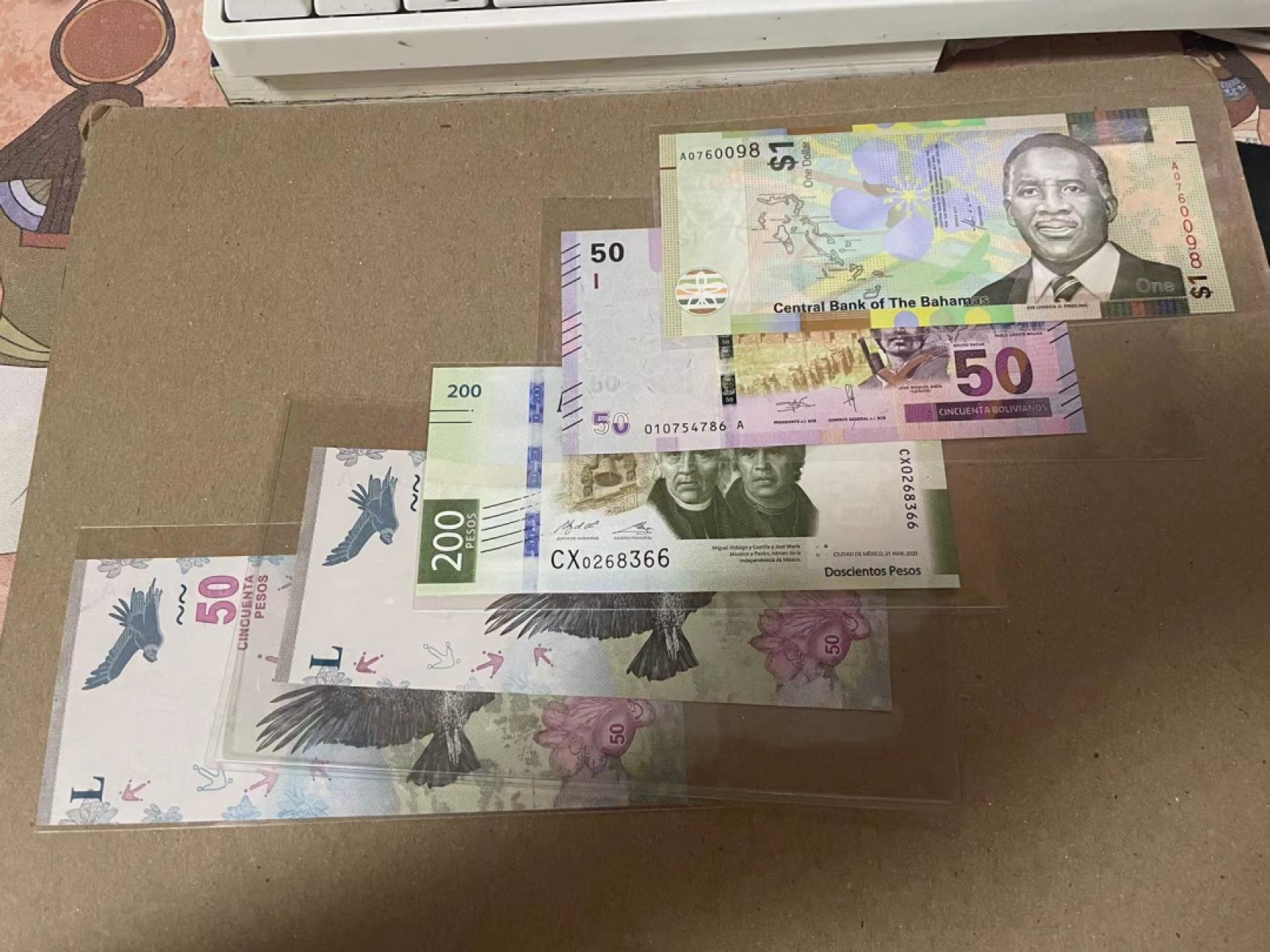 【Blue Auction】✨世界纸币精拍第192期——大蚂蚁&大胡子 【一组5张 包含A冠靓号】多国纸币一组 全新UNC