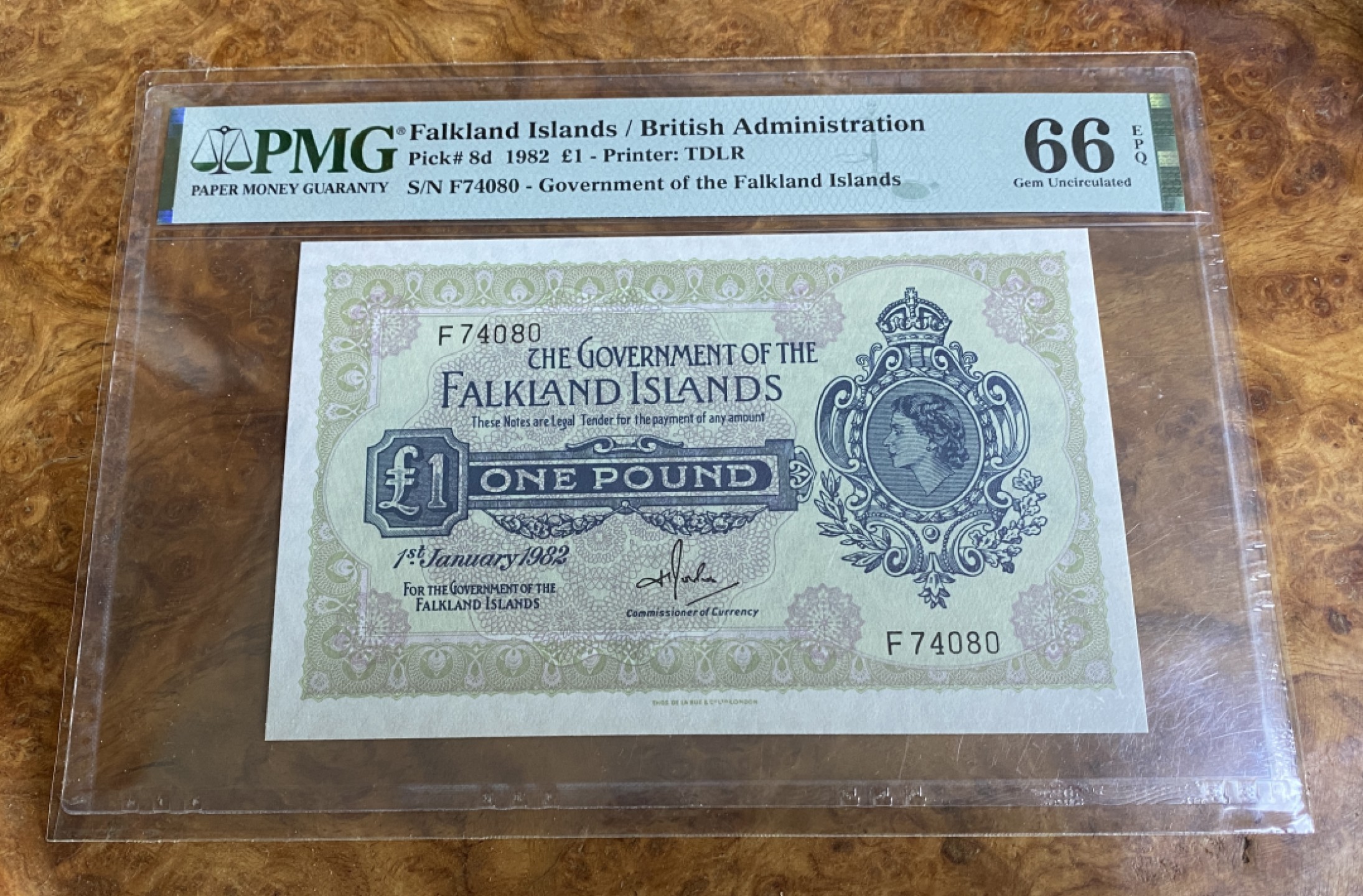 Chase Auction 第13期 - - 中外纸币、民国钞联拍！ 1982年福克兰群岛1镑，PMG66分，女王头像！