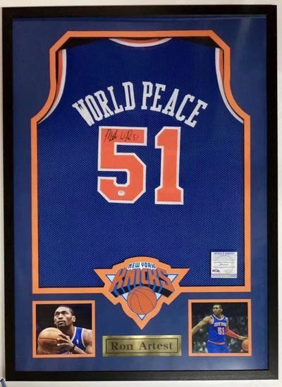 零元拍：慈世平阿泰斯特 签字球衣带装裱框 NBA最能打的球星之一 科比保镖 奥本山事件始作俑者 2004年最佳防守球员 PSA/DNA公司亲笔签名鉴定认证标+证书 阿泰签名比大部分大牌球星都少 错过难得，已做精美裱框。 - 零元拍：慈世平阿泰斯特 签字球衣带装裱框 NBA最能打的球星之一 科比保镖 奥本山事件始作俑者 2004年最佳防守球员 PSA/DNA公司亲笔签名鉴定认证标+证书 阿泰签名比大部分大牌球星都少 错过难得，已做精美裱框。