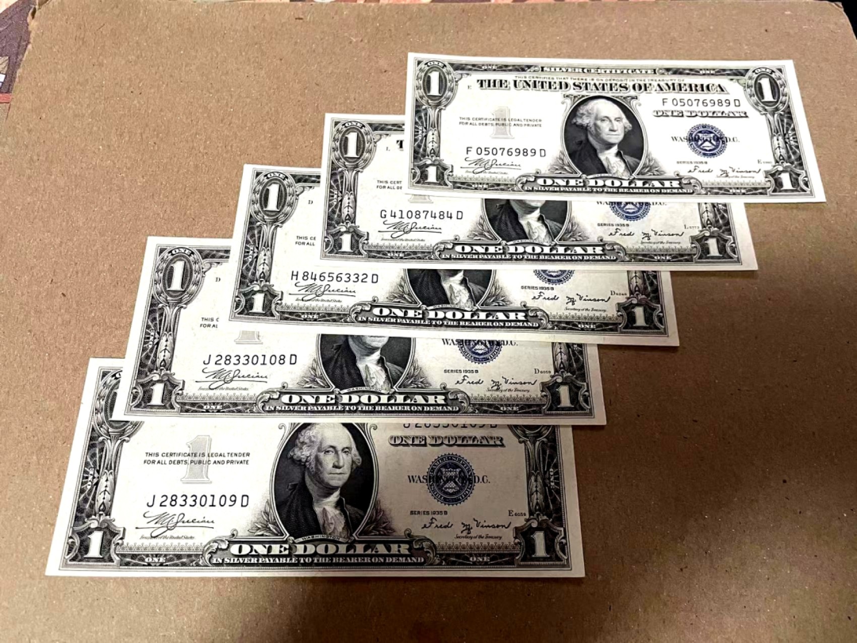 【Blue Auction】✨世界纸币精拍第192期——大蚂蚁&大胡子 【一组5张】美国 1935B 1美金 银币券 全新UNC