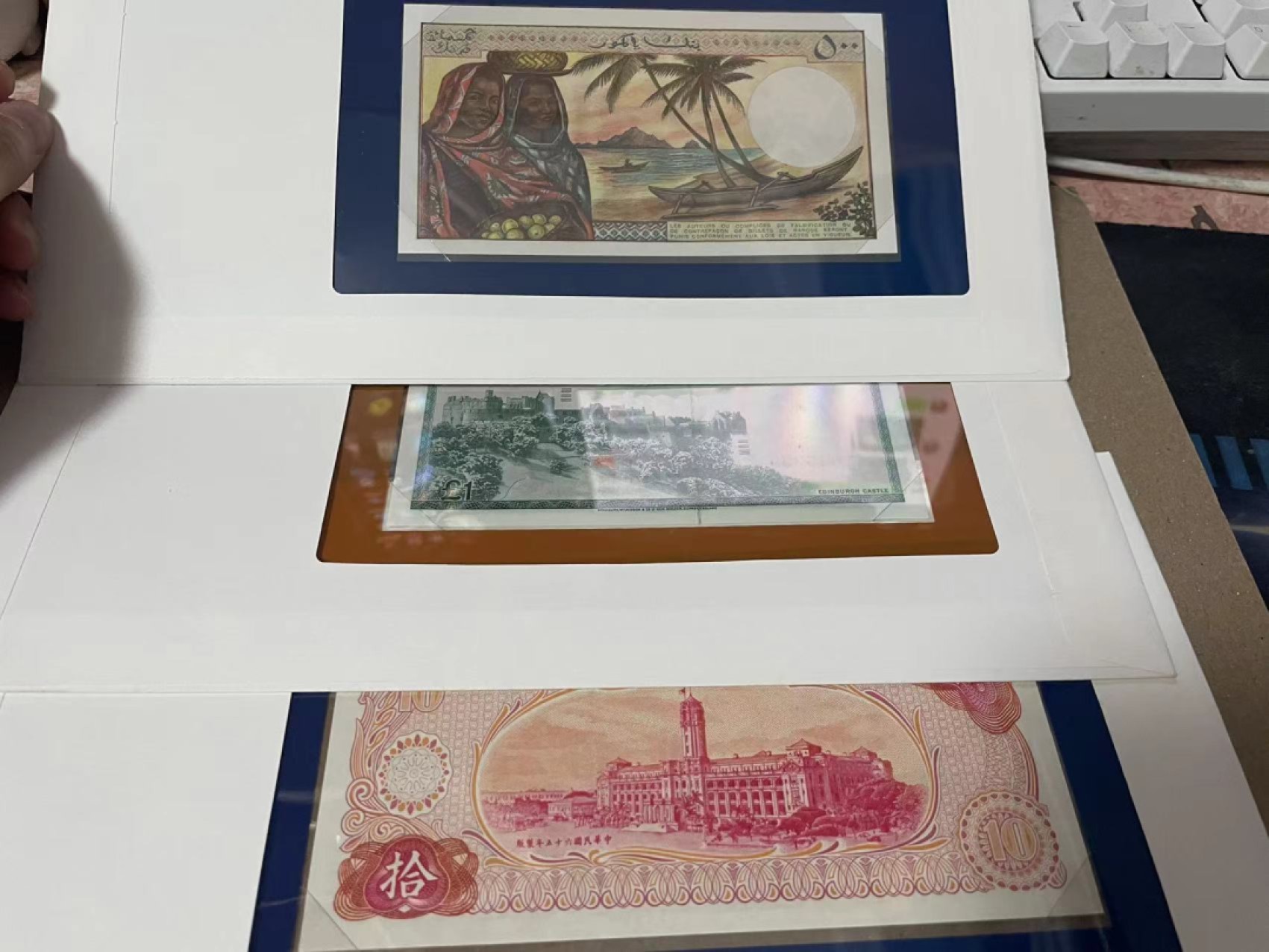 【Blue Auction】✨世界纸币精拍第192期——大蚂蚁&大胡子 【一组3张】科摩罗、苏格兰、台湾邮币封一组（外包装可能有瑕疵） 