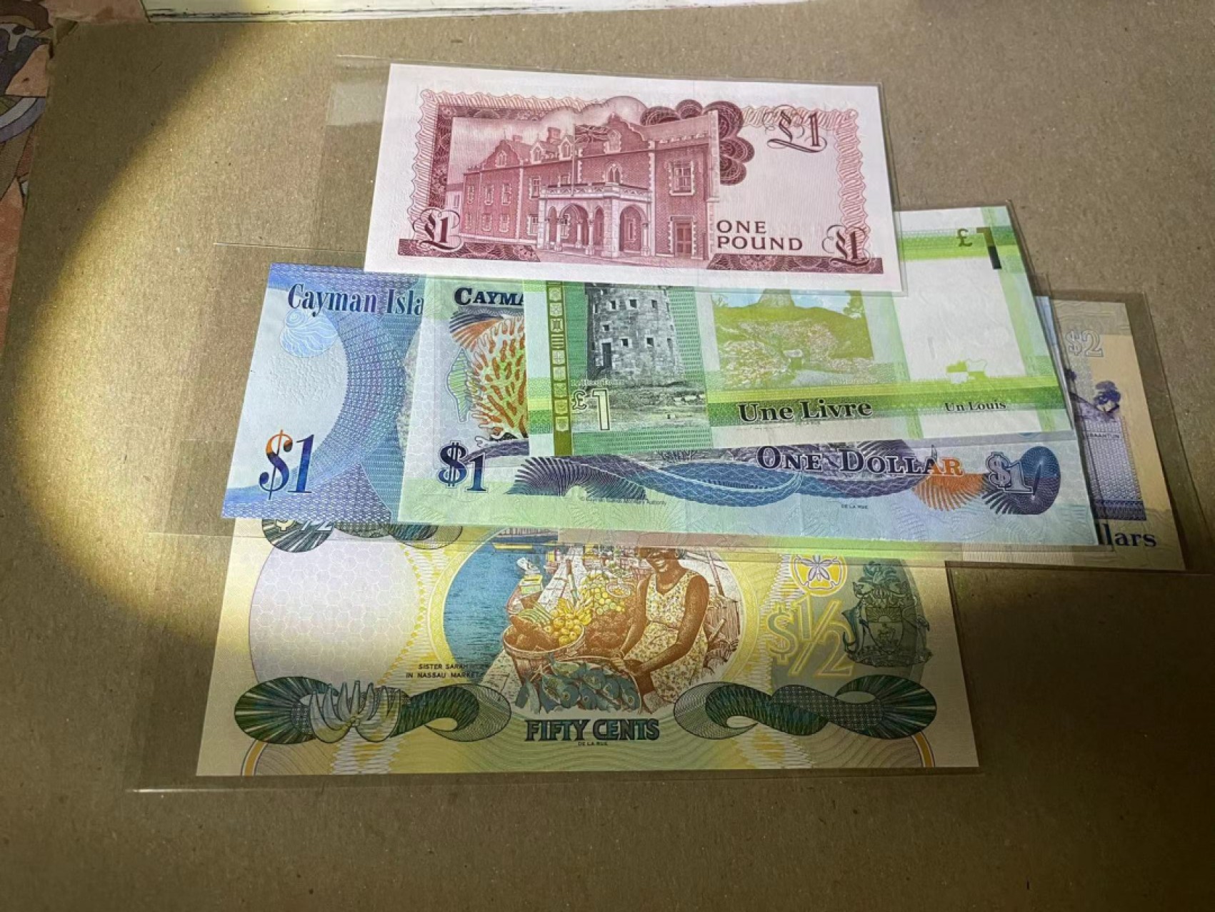 【Blue Auction】✨世界纸币精拍第192期——大蚂蚁&大胡子 【一组6张】多国女王纸币一组 全新UNC