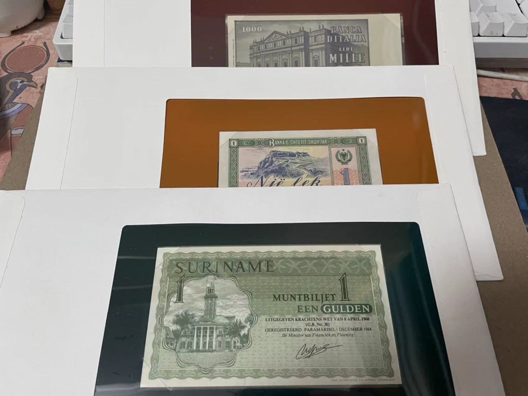 【Blue Auction】✨世界纸币精拍第192期——大蚂蚁&大胡子 【一组3张】意大利、苏里南、阿尔巴尼亚邮币封一组（外包装可能有瑕疵）