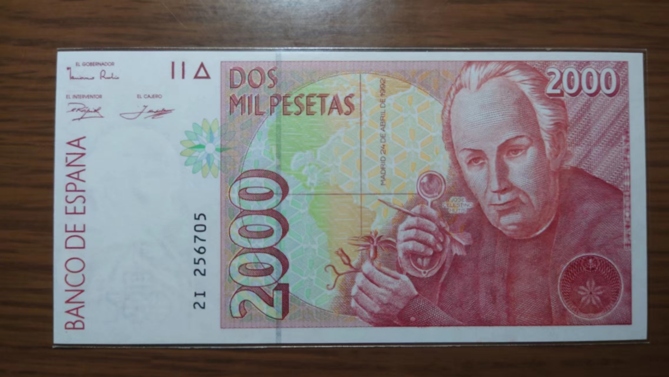 【囧羊收藏】精选微拍第46期暨2022年第三期  港澳台和外币 1992年西班牙2000比塞塔 全新UNC 全程无4