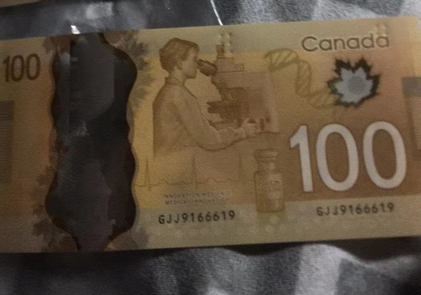 【囧羊收藏】精选微拍第46期暨2022年第三期  港澳台和外币 【群里一口价售出，勿出价】加拿大100元 倒置号+雷达号9166619 全新UNC 罕见