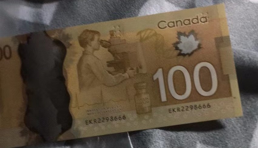 【囧羊收藏】精选微拍第46期暨2022年第三期  港澳台和外币 加拿大100元塑料钞 全程无47豹子号2298666 全新UNC