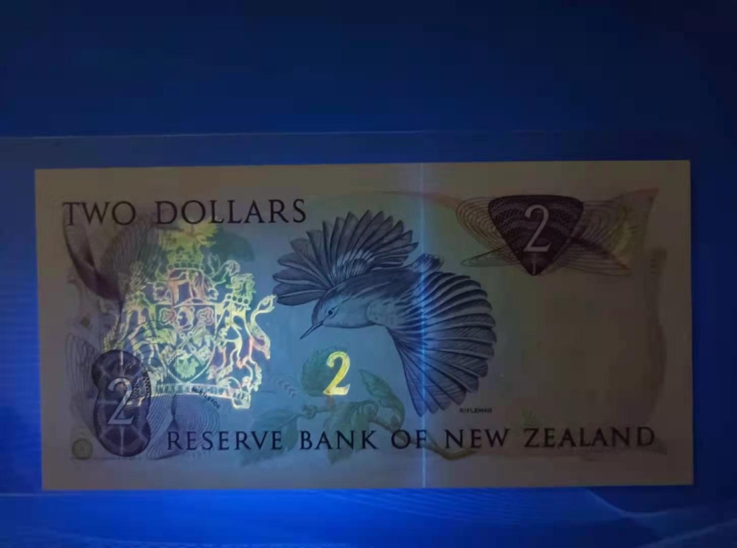 Chase Auction 第13期 - - 中外纸币、民国钞联拍！ 新西兰早期版别女王2元ELN292614全新UNC，佰利兹女王2元2014年DM730306、730303，DR173103，UNC四枚同拍，如图发货！