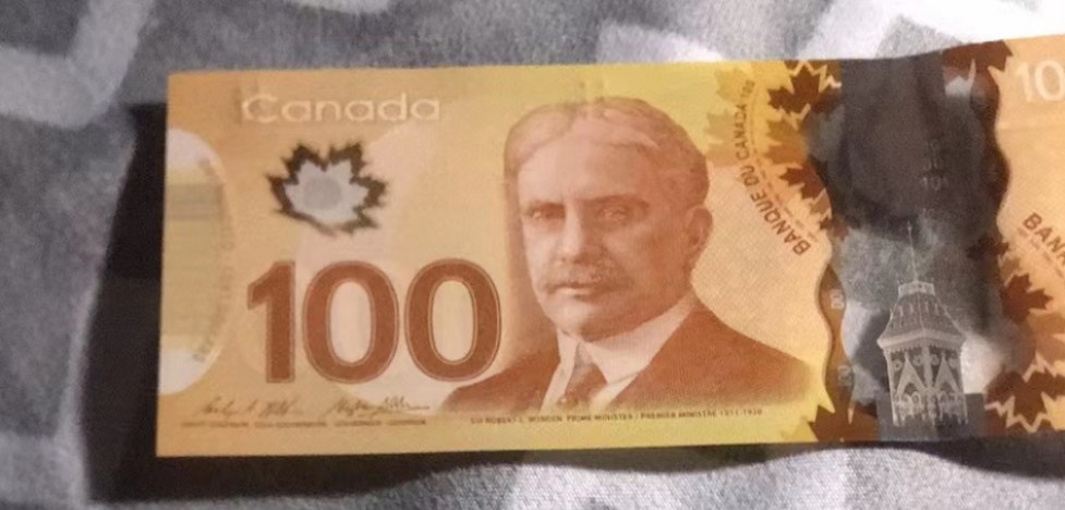 【囧羊收藏】精选微拍第46期暨2022年第三期  港澳台和外币 【一口价售出，勿出价】加拿大100元塑料钞 全程无47 倒置号+豹子号9166888 全新UNC 稀少