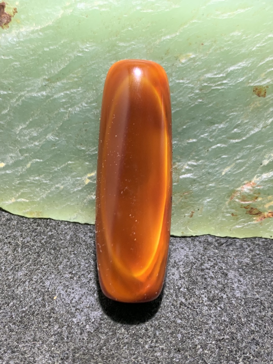 精美天眼缠丝玛瑙桶珠一颗