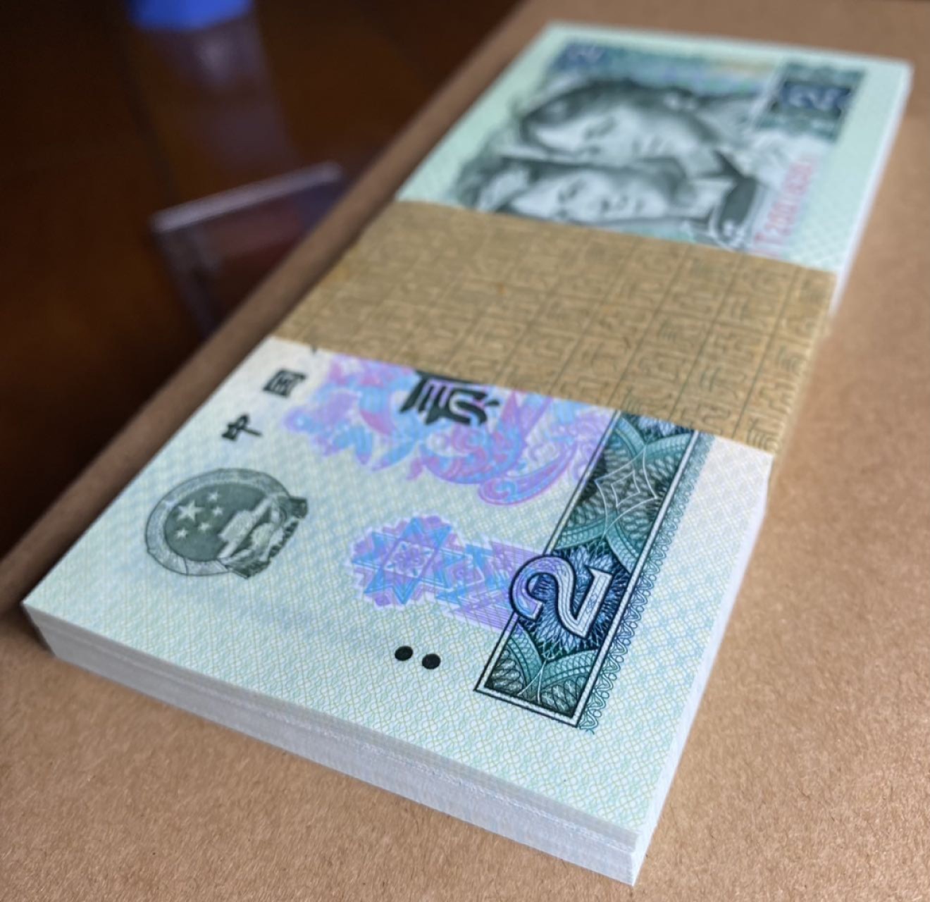 大黄蜂拍卖第56期 802绿钻IT20016301百连，绝品无斑，油墨飘香