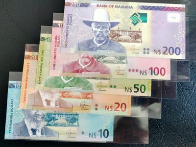 《张总收藏》61期——冠军外币 (5张一组)纳米比亚10,20,50,100,200面值全新UNC大全套 号码不错，动物题材很漂亮