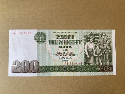 《张总收藏》61期——冠军外币 东德200马克 UNC 1985年版