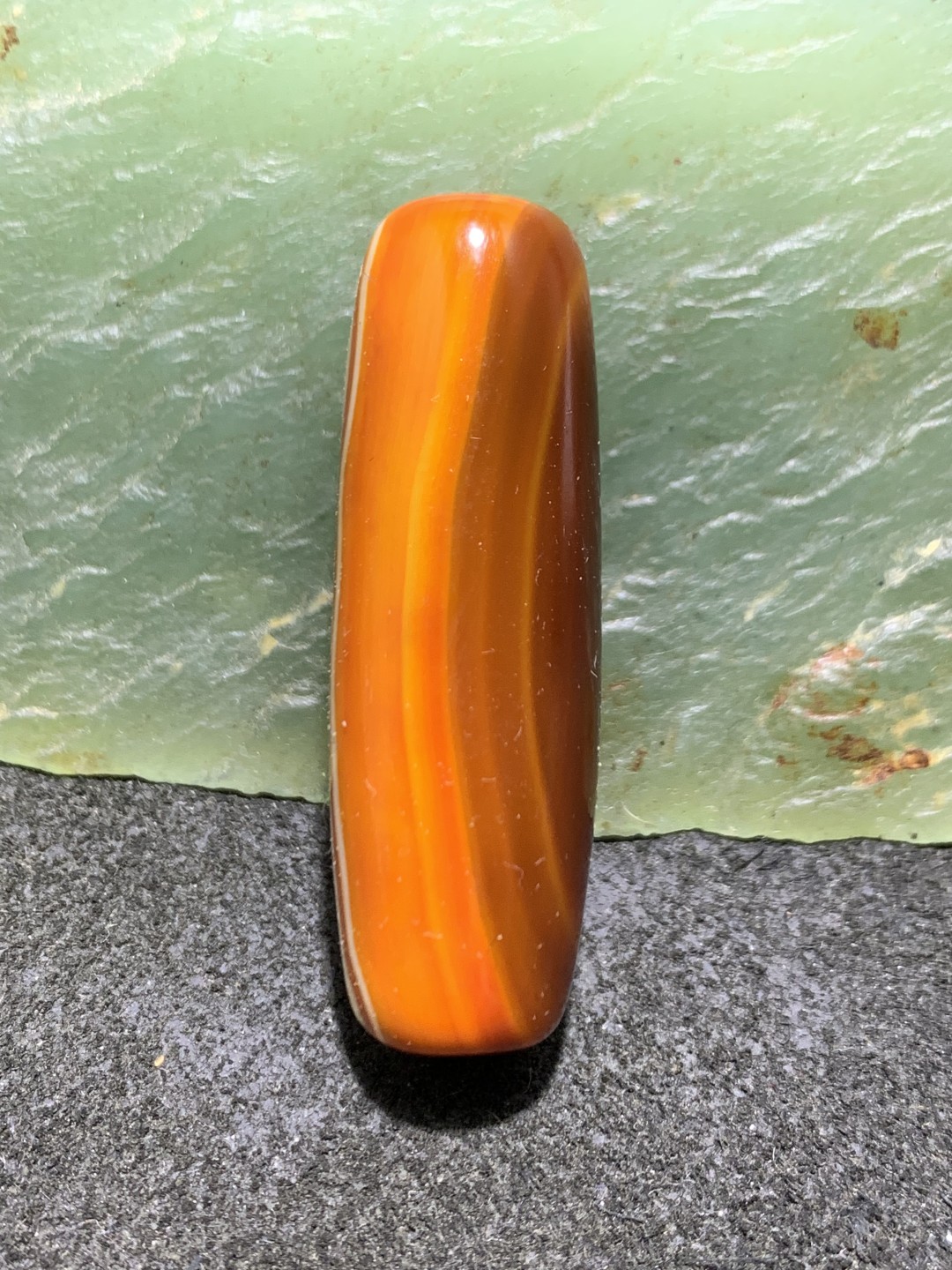 精美天眼缠丝玛瑙桶珠一颗