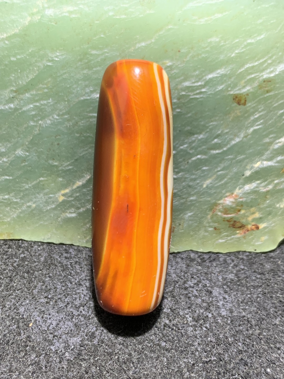 精美天眼缠丝玛瑙桶珠一颗