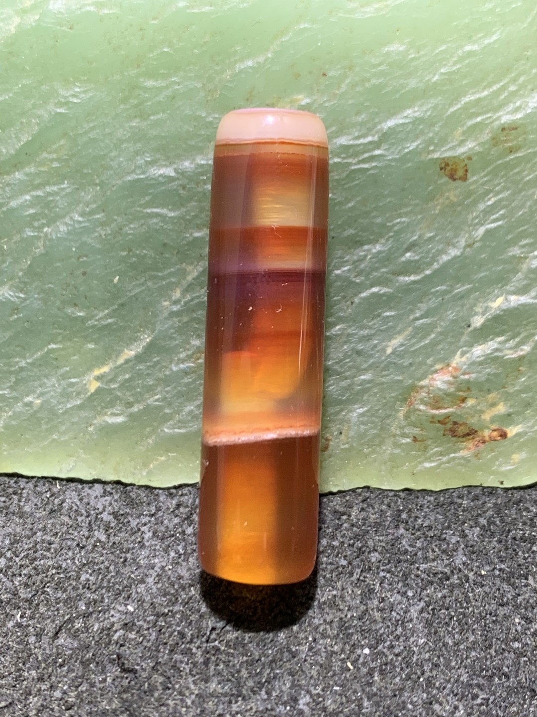 精美千层纹缠丝玛瑙直桶，桶珠一个
