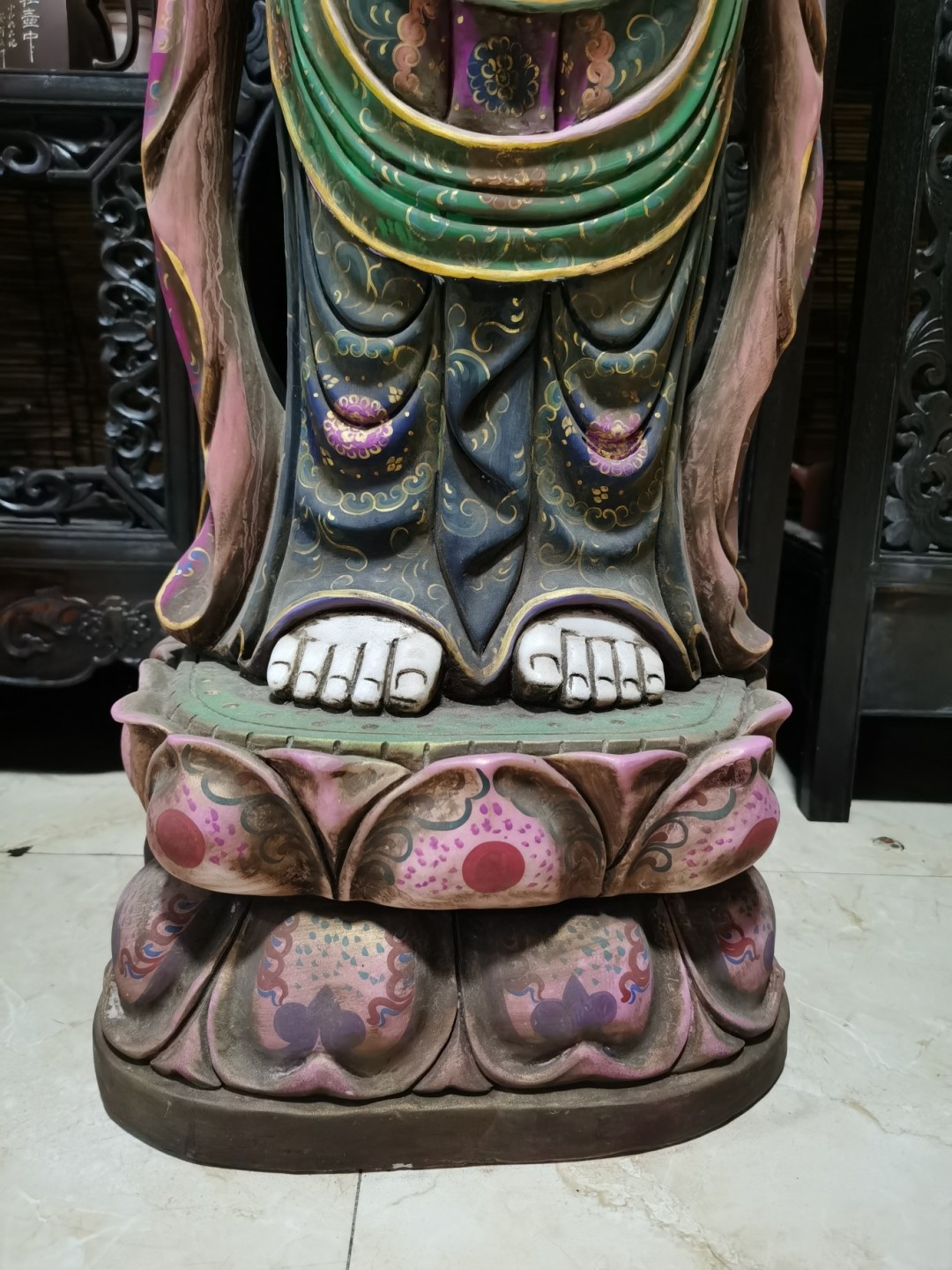 和田玉描金彩绘观音菩萨佛像