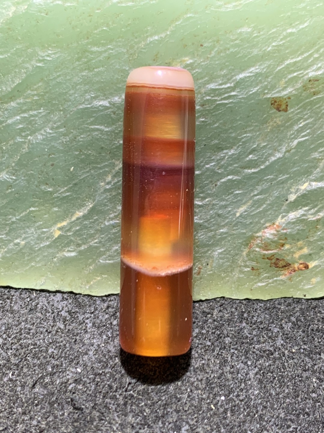 精美千层纹缠丝玛瑙直桶，桶珠一个