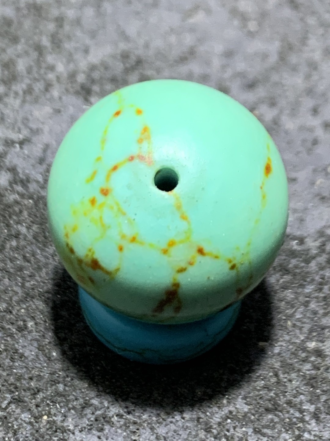 精美古法松石蓝琉璃圆珠一颗