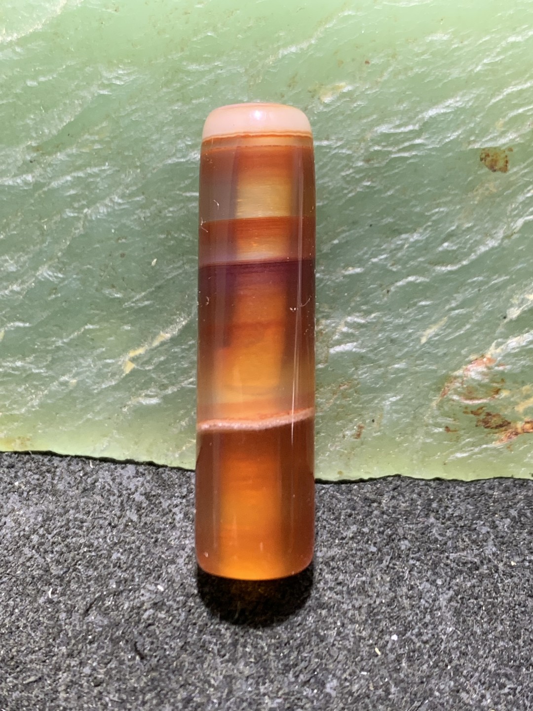 精美千层纹缠丝玛瑙直桶，桶珠一个