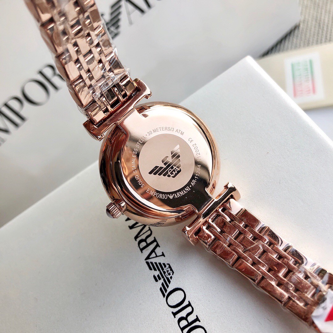 阿玛尼Armani手表官方正品授权 全国联保 支持专柜验货 Armani 阿玛尼女表。满天星 小仙女必备！型号AR11244、表盘32mm 完美尺寸！（配防伪标签，防伪二维码。全套专柜包装）