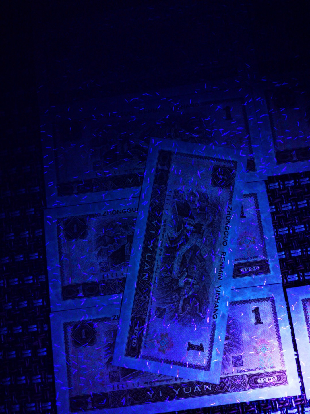 小金偷拍，要偷就偷镇店宝，话不多说，冒着挨揍的风险偷出来的，要拍就抓紧出价！！ 千家镇店宝！YO超密丝！高端货！yo68872631，钱坤评级67分！超密丝！目测在300丝！金字塔尖的明珠！资源已经枯竭，一票难求！绝品高分更是凤毛麟角！捡漏来千家，拍拍无托价，旨在打造全世界最为纯净的拍场！