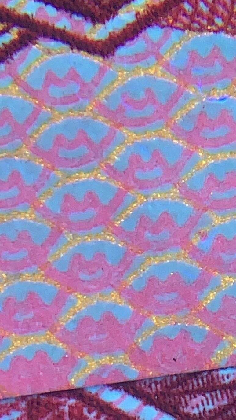 小金偷拍，要偷就偷镇店宝，话不多说，冒着挨揍的风险偷出来的，要拍就抓紧出价！！ 千家老金珍藏版！过年都没舍得拿出来拍！中国龙系列金字塔尖的明珠！Fp80077404，至尊中国龙！金花王，赤血龙鳞！大移位！钱坤评级65分！中国龙里的深色油性纸张，荧光下别样的红，超越FP0032和DZ9758，再配上震撼人心的赤月龙鳞，曾经把群里的老老铁迷倒了一大片！难得的一拍，收珍的良机！