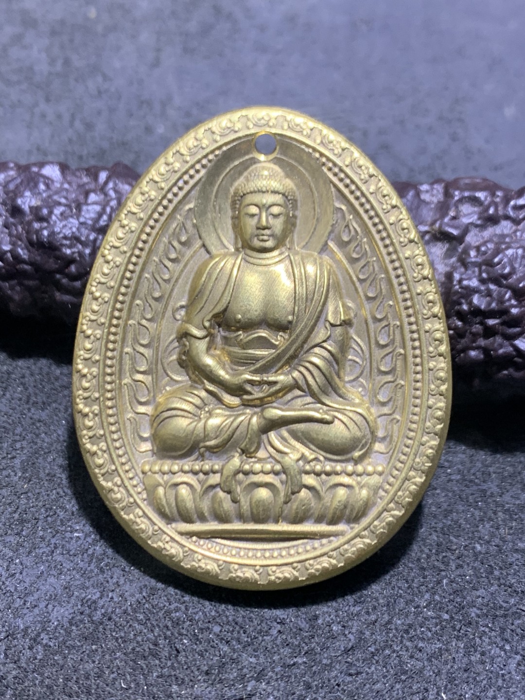精美黄铜如来佛祖护身牌一个，