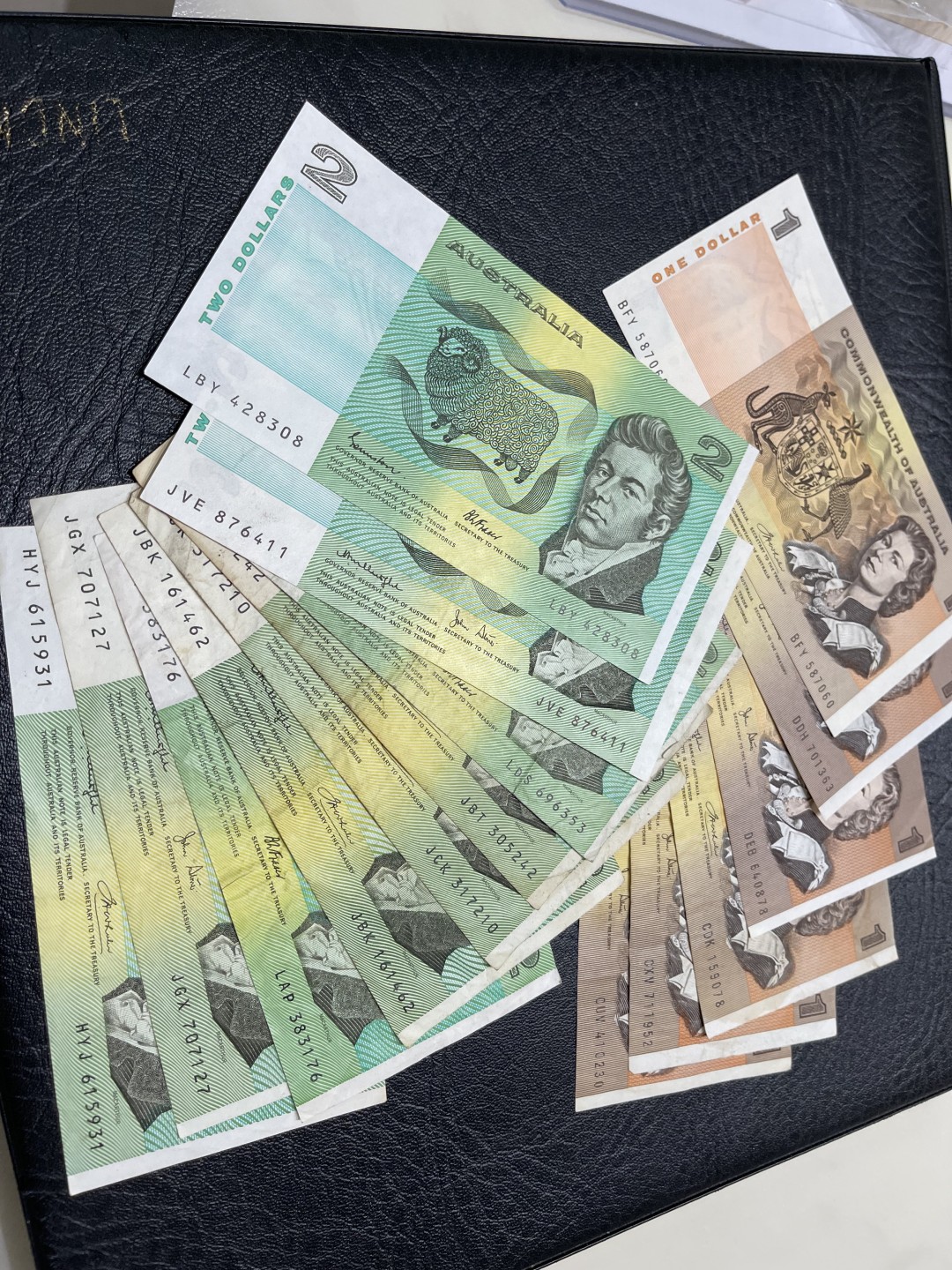 《外钞收藏家》第一百八十三期拍卖 澳大利亚1、2元 共15张 流通品相