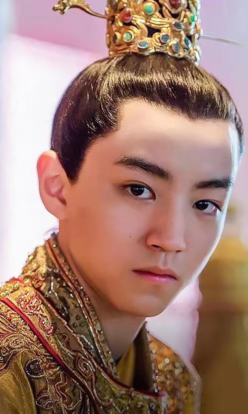 零元拍：王俊凯亲笔签名张艺谋导演作品《长城》宋仁宗赵祯皇帝形象片方官方充电宝！