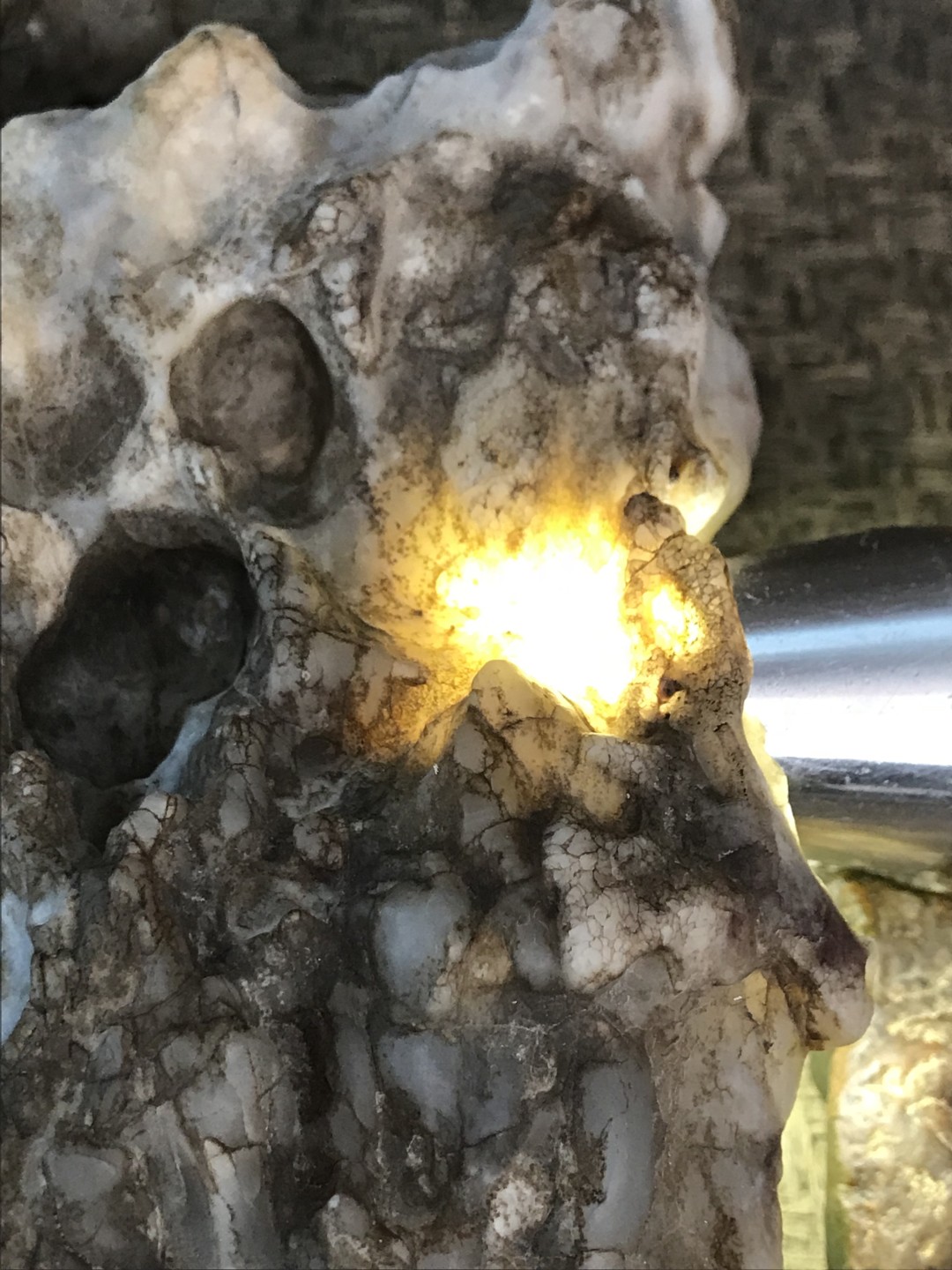 精美戈壁高玉化风凌石原石笔摆件.（把件）一块