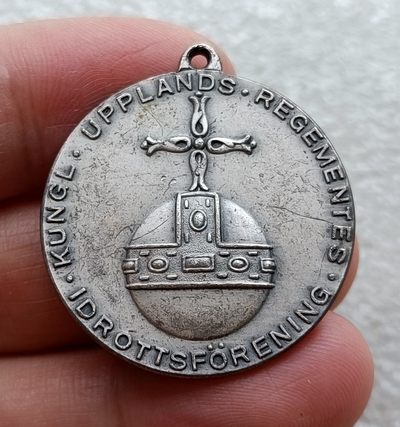 $苏联怀表、铜钱、各国币章$ 彼得堡世界钱币勋章拍卖第4期，本周五六两连拍，0佣金全场包邮,6月18号晚七点半0元起拍  - 瑞典皇家皇冠银质奖章，有银标和皇家标记 ，未使用，背面用来刻字颁发