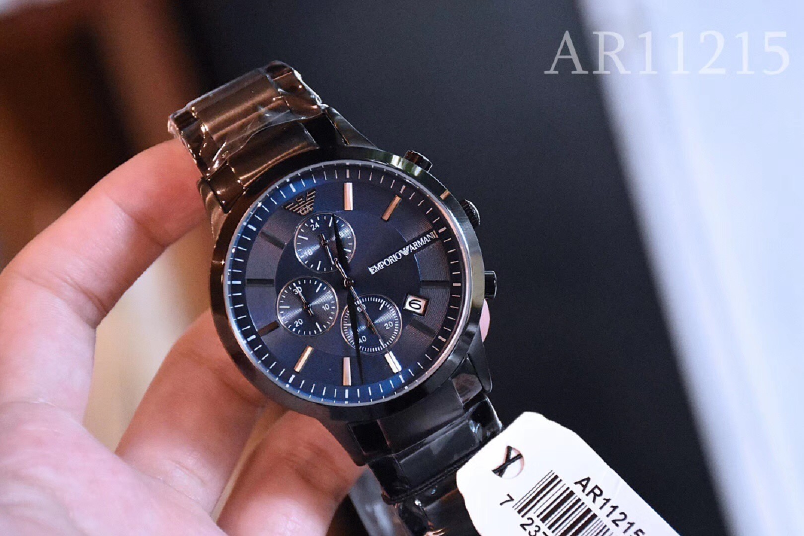 阿玛尼Armani手表官方正品授权 全国联保 支持专柜验货 阿玛尼Armani    型号：Ar11215 表壳：316L精钢 表镜：强化矿物质玻璃 表带：316L精钢 表扣：双按扣 尺寸：43mm*11mm  湛蓝沉稳的配色 新颖偏三眼多功能表盘 商务风又不失时尚感的男士腕表