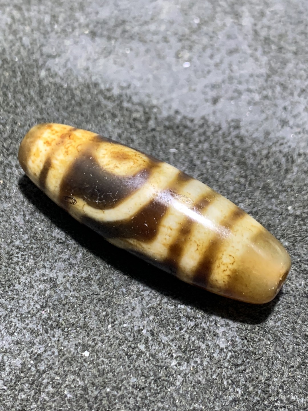 仅此一颗，精美两眼玛瑙天珠一颗，