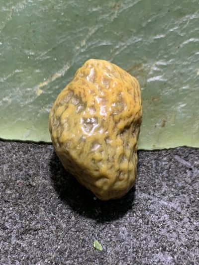 精美戈壁筋脉石小原石一颗， - 精美戈壁筋脉石小原石一颗，