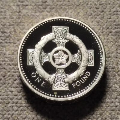 0起1加-纯粹捡漏拍-92场包邮 - 英国2001年1镑凯尔特十字结精制加厚纪念银币