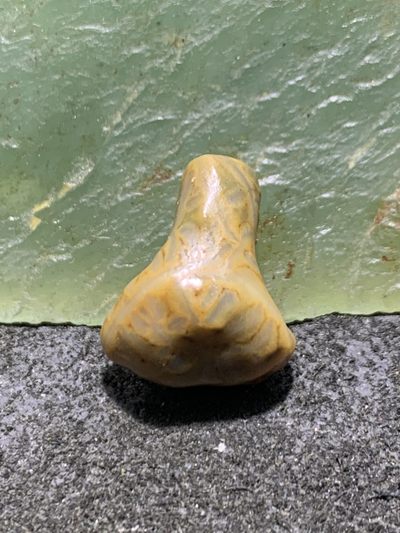 精美戈壁筋脉石小原石一颗， - 精美戈壁筋脉石小原石一颗，